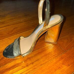NEVER WORN Gianni Bini Women's Gold Heels
